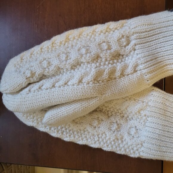 Women's Winter White Soft Knit Mittens Canadian - Picture 3 of 4